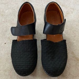 Bernie Mev. wedges size 38